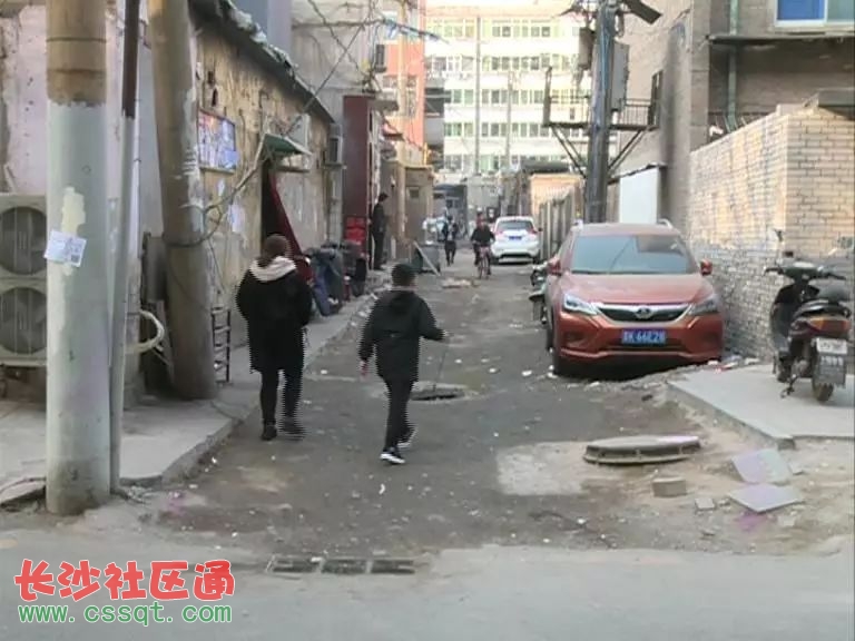 太原市小店区王村北街北二巷可谓处处都是"陷阱"!