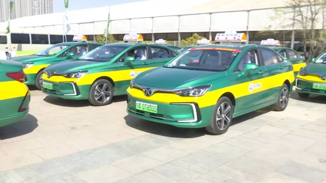 银川首批充电式纯电动出租车正式上线 开启"绿色出行"