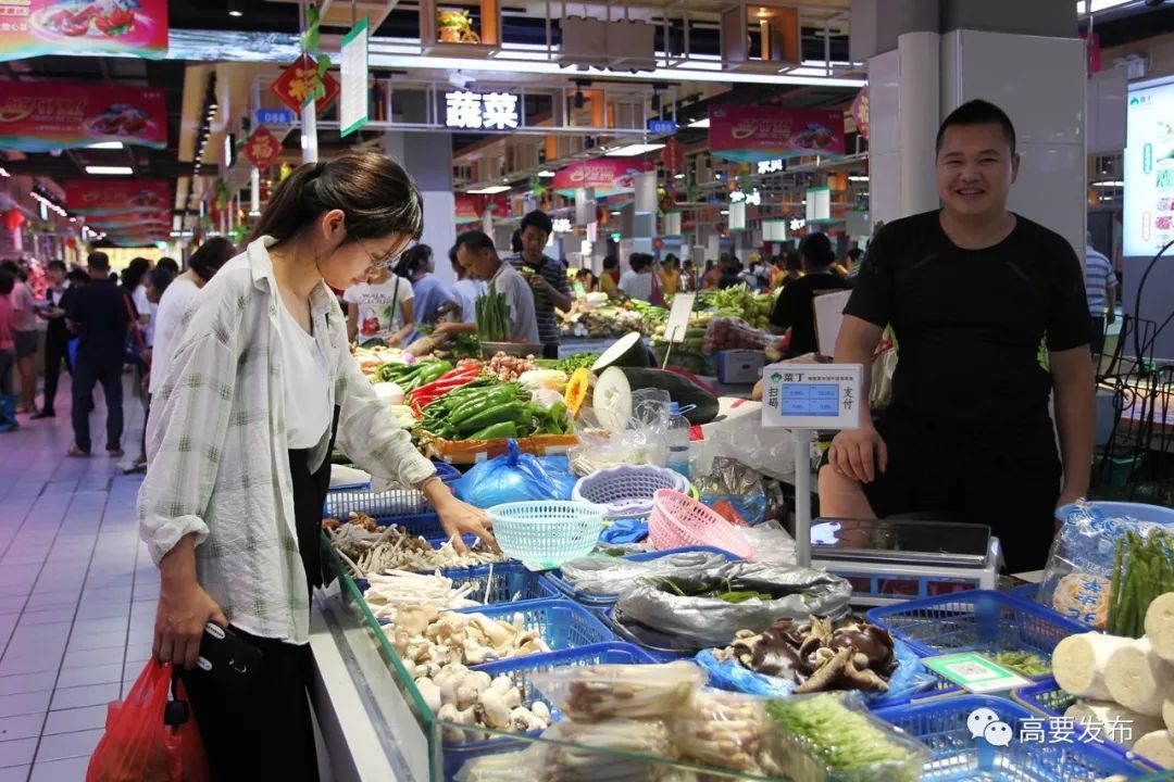 广东肇庆这家菜市场有空调 还安装了防臭系统和防积水系统 买菜不要太